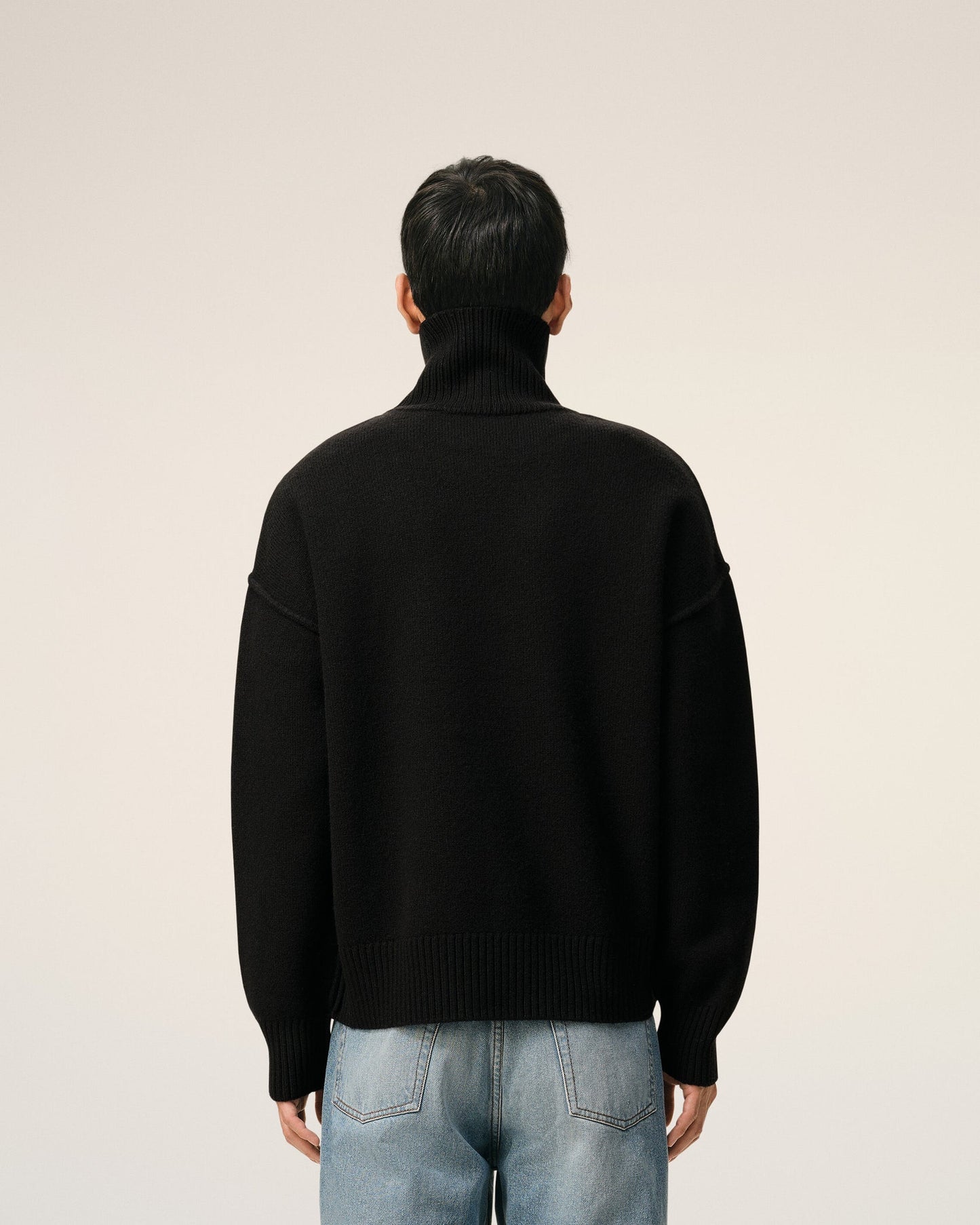 PULL NOIR COL CHEMINÉE EN LAINE AMI DE COEUR