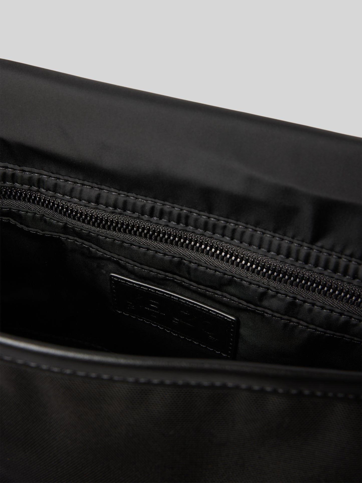Kenzo
Sac banane Kenzo noir Kenzo Paris