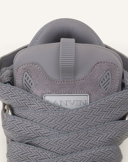 SNEAKERS CURB EN SUEDE MONOCOLOR