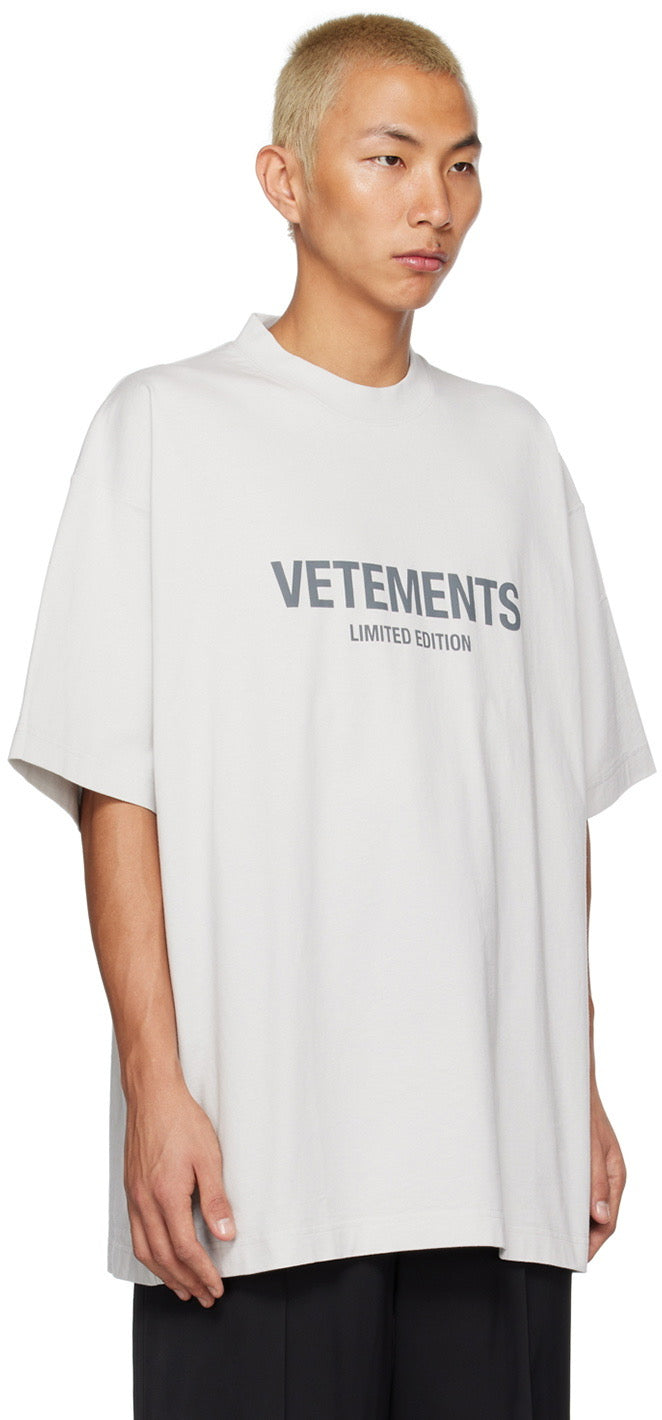 VETEMENTS Limited Edition' T-Shirt