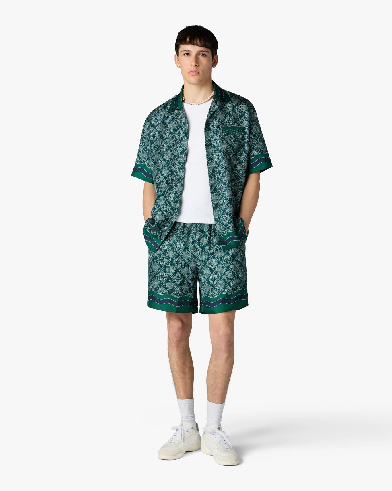 CHEMISE EN SOIE À MANCHES COURTES VERT FONCÉ À MONOGRAMME RAYONNANT