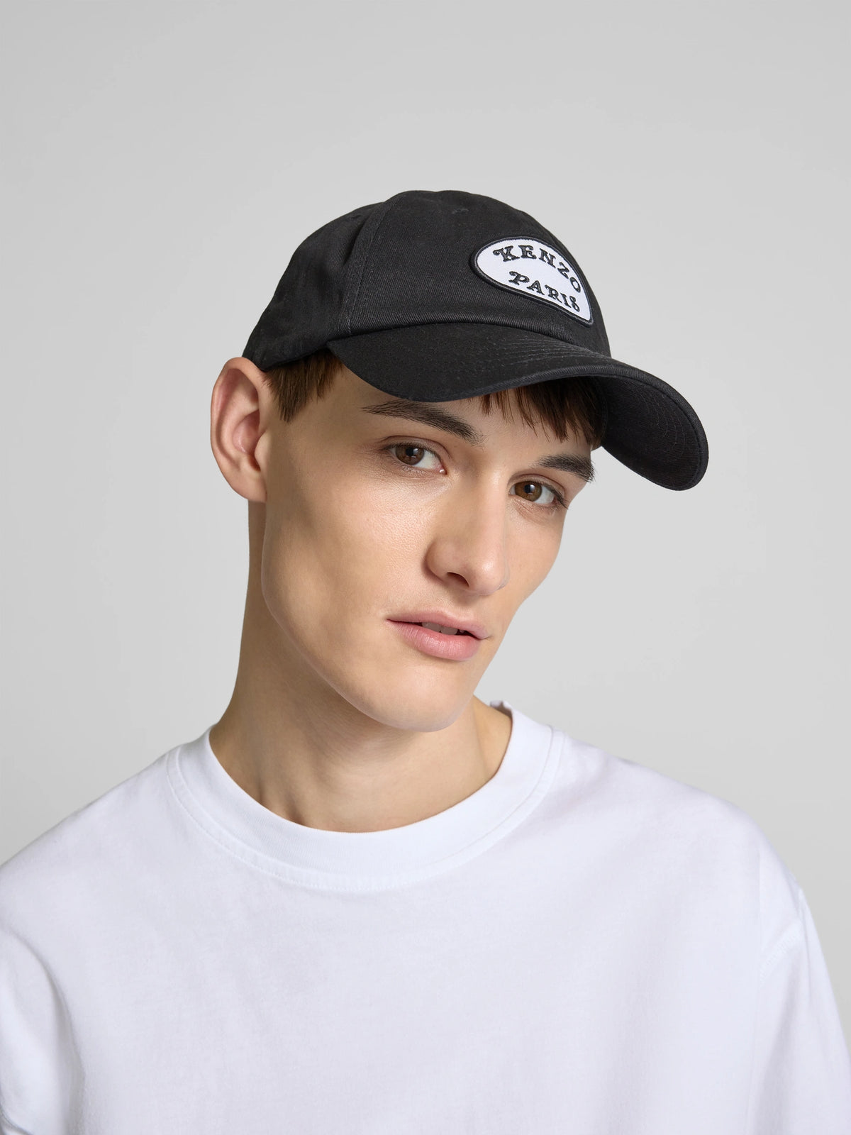 Kenzo
Casquette de base avec patch d'étiquette en noir